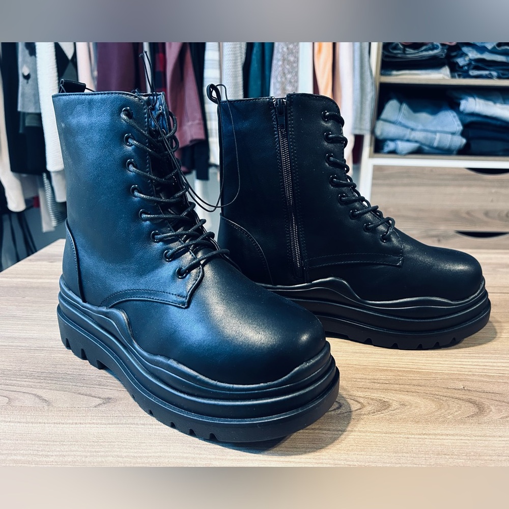 Funky Black Boots !